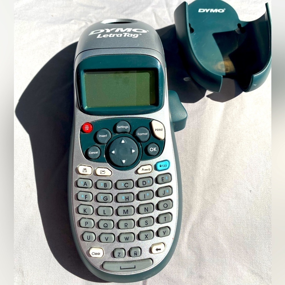 Dymo letra tag label maker works comes with magnetic holster and extra labels OS